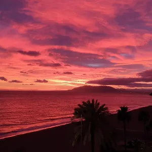 Moderno Piso Céntrico Frente Al Mar Con Gran Terraza Rincón de la Victoria